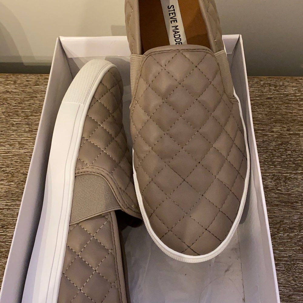 STEVE MADDEN Taupe Slip On Sz 10